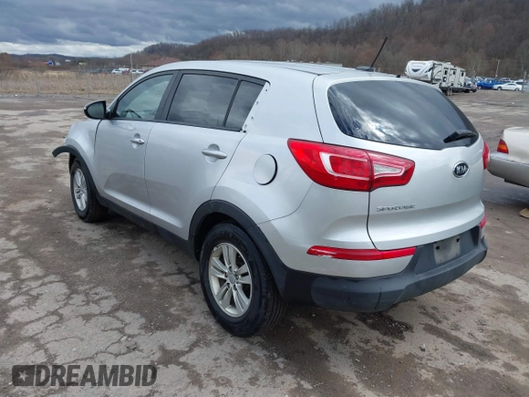 2011 Kia Sportage LX with VIN KNDPB3A21B7059725, listed as a IAAI auction lot 41814298 with 178,023 mi miles and . Bid and sale history available at carsss.com. Image 3.