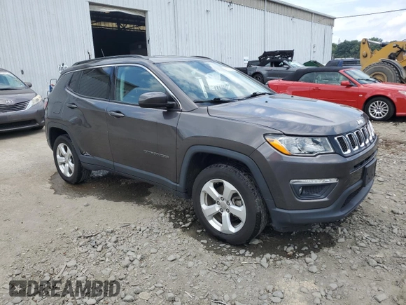 2019 Jeep Compass Latitude z VIN 3C4NJDBB4KT628626, wystawiony jako Copart lot #65212555 z przebiegiem 72 825 mil mil oraz Szkoda całkowita • Salvage title. Historia ofert i sprzedaży dostępna na DreamBid. Obrazek 4.