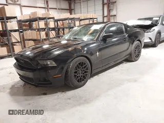2013 Ford Mustang V6 z VIN 1ZVBP8AM5D5268763, wystawiony jako IAAI lot #42254330 z przebiegiem 127 353 mil mil oraz . Historia ofert i sprzedaży dostępna na DreamBid. Obrazek 17.