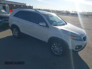 2011 Kia Sorento EX with VIN 5XYKUDA20BG088789, listed as a IAAI auction lot 41885949 with 207,354 mi miles. Bid and sale history available at carsss.com. Image 1.