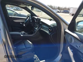 2019 Mercedes-Benz GLC 300 z VIN WDC0G4KB1KV128569, wystawiony jako IAAI lot #41822156 z przebiegiem 60 144 mil mil oraz . Historia ofert i sprzedaży dostępna na DreamBid. Obrazek 5.