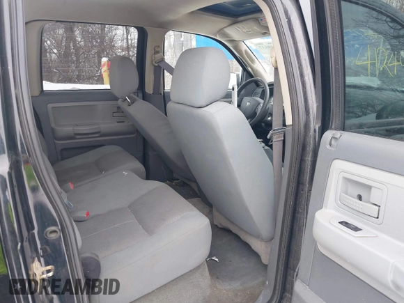 2005 Dodge Dakota SLT with VIN 1D7HW48N55S271727, listed as a IAAI auction lot 41249537 with 196,500 mi miles. Bid and sale history available at carsss.com. Image 8.