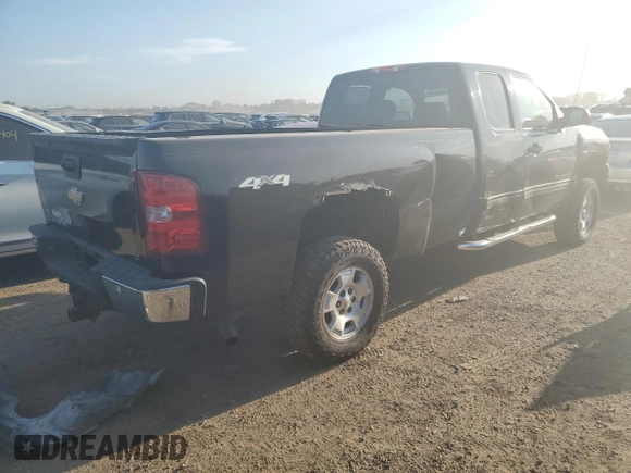 2011 Chevrolet Silverado 1500 LT with VIN 1GCRKSE09BZ387197, listed as a Copart auction lot 71492374 with 232,862 mi miles and Salvage Title. Bid and sale history available at DreamBid. Image 3.