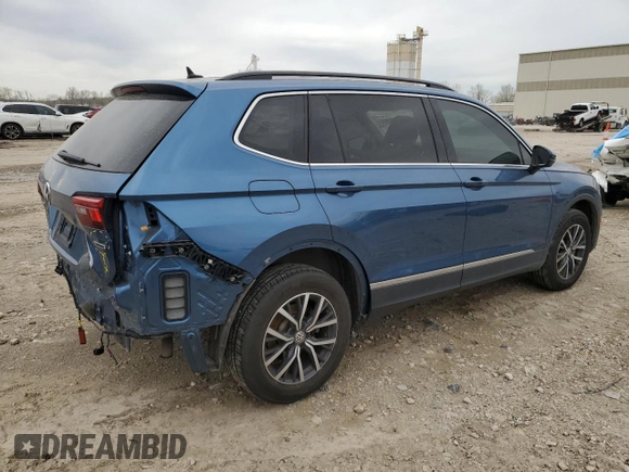 2020 Volkswagen Tiguan SE with VIN 3VV2B7AX2LM082646, listed as a Copart auction lot 51425425 with 53,110 mi miles and Salvage Title. Bid and sale history available at DreamBid. Image 3.