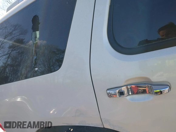 2013 GMC Yukon Denali with VIN 1GKS1EEF0DR121701, listed as a IAAI auction lot 41814818 with 137,177 mi miles. Bid and sale history available at carsss.com. Image 19.