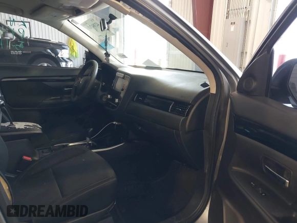 2020 Mitsubishi Outlander ES with VIN JA4AD2A30LZ039923, listed as a IAAI auction lot 42384741 with 107,955 mi miles and . Bid and sale history available at DreamBid. Image 5.