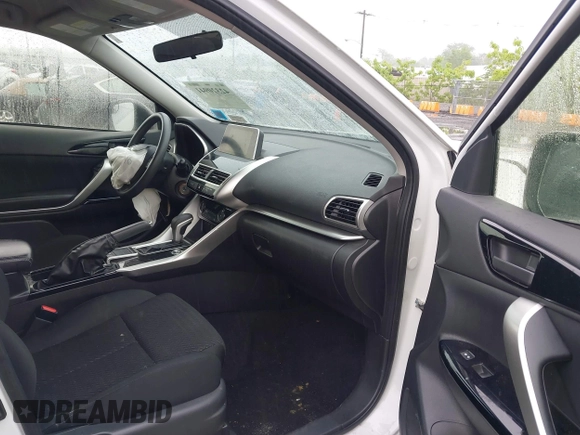 2019 Mitsubishi Eclipse Cross LE z VIN JA4AT4AA4KZ020416, wystawiony jako IAAI lot #42320941 z przebiegiem 123 560 mil mil oraz . Historia ofert i sprzedaży dostępna na DreamBid. Obrazek 5.