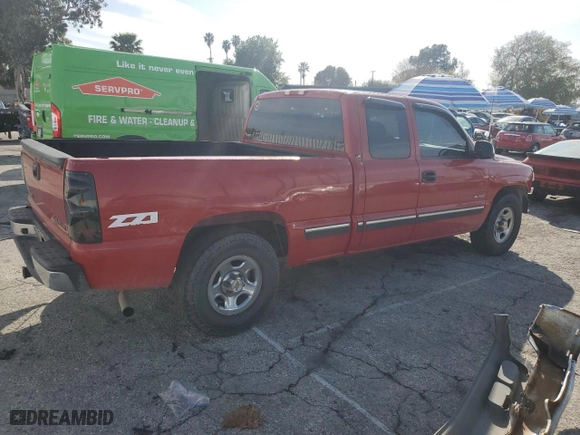 2002 Chevrolet Silverado 1500 LT with VIN 2GCEC19T021352339, listed as a Copart auction lot 44637875 with 217,086 mi miles and Salvage Title. Bid and sale history available at carsss.com. Image 3.