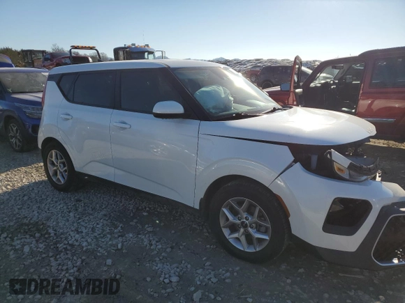 2022 Kia Soul LX with VIN KNDJ23AU3N7151995, listed as a Copart auction lot 86363844 with 61,488 mi miles and Salvage Title. Bid and sale history available at DreamBid. Image 4.