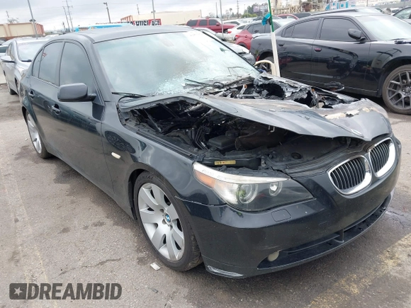 2007 BMW 5 Series 530i with VIN WBANE73577CM57997, listed as a IAAI auction lot 41461292 with 220,424 mi miles. Bid and sale history available at carsss.com. Image 1.