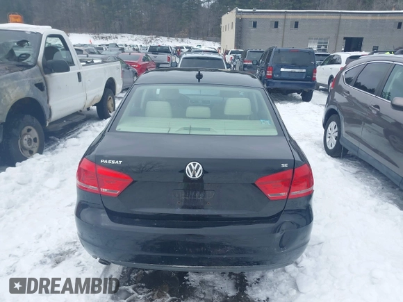 2013 Volkswagen Passat SE z VIN 1VWBP7A39DC047714, wystawiony jako IAAI lot #41577301 z przebiegiem 162 164 mil mil oraz . Historia ofert i sprzedaży dostępna na DreamBid. Obrazek 16.