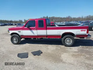 1995 Ford F-250 with VIN 1FTHX26FXSKA04618, listed as a IAAI auction lot 42005763 with 365,853 mi miles. Bid and sale history available at carsss.com. Image 15.