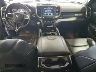 2020 Ram 1500 Laramie z VIN 1C6SRFDT5LN164297, wystawiony jako Copart lot #55420835 z przebiegiem 67 911 mil mil oraz Szkoda całkowita • Salvage title. Historia ofert i sprzedaży dostępna na DreamBid. Obrazek 8.