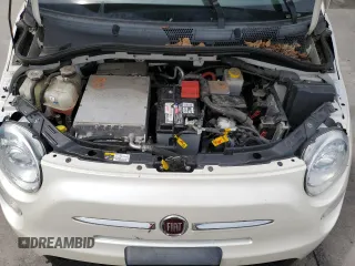 2014 FIAT 500e с VIN 3C3CFFGE0ET172785, выставлен на аукционе Copart как лот 59101865 с пробегом 57 727 миль миль и Списание • Salvage title. История ставок и продаж доступна на DreamBid. Изображение 11.