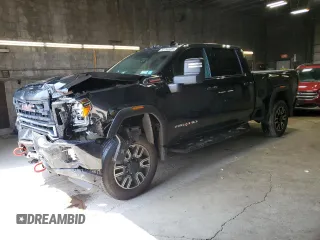 2020 GMC Sierra 2500HD AT4 z VIN 1GT49PEY7LF135671, wystawiony jako Copart lot #55740405 z przebiegiem 80 382 mil mil oraz Szkody całkowita. Historia ofert i sprzedaży dostępna na DreamBid. Obrazek 1.