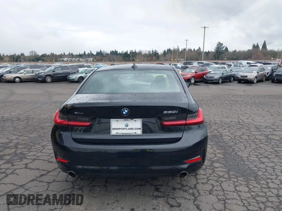 2021 BMW 3 Series 330i xDrive with VIN 3MW5R7J08M8C16500, listed as a IAAI auction lot 41469052 with 21,660 mi miles. Bid and sale history available at carsss.com. Image 16.
