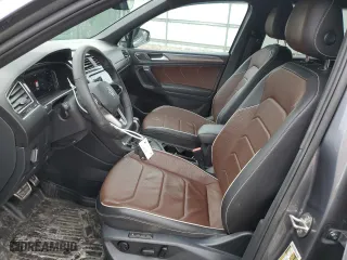 2022 Volkswagen Tiguan SEL R-Line with VIN 3VV4B7AX1NM149958, listed as a Copart auction lot 48055175 with 31,908 mi miles and Salvage Title. Bid and sale history available at carsss.com. Image 7.