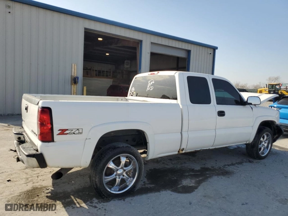 2005 Chevrolet Silverado 1500 Z71 with VIN 1GCEK19Z15Z213646, listed as a Copart auction lot 48876555 with 0 mi miles and Salvage Title. Bid and sale history available at carsss.com. Image 3.