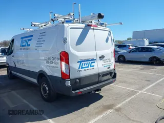 2020 Ford Transit Cargo z VIN 1FTBR1Y84LKB79621, wystawiony jako IAAI lot #41802213 z przebiegiem 89 167 mil mil oraz . Historia ofert i sprzedaży dostępna na DreamBid. Obrazek 3.