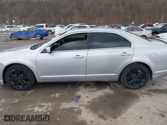 2010 Ford Fusion SE with VIN 3FAHP0HA3AR295047, listed as a IAAI auction lot 41685107 with 131,999 mi miles. Bid and sale history available at carsss.com. Image 14.