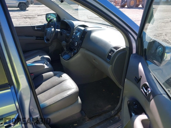 2014 Kia Sedona EX with VIN KNDMH4C70E6553732, listed as a IAAI auction lot 41812283 with 676,894 mi miles. Bid and sale history available at carsss.com. Image 5.