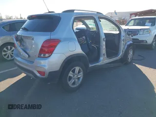 2019 Chevrolet Trax LT with VIN KL7CJLSB3KB748045, listed as a IAAI auction lot 41190696 with 128,785 mi miles. Bid and sale history available at carsss.com. Image 4.