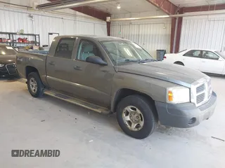 2005 Dodge Dakota ST with VIN 1D7HW28N85S161890, listed as a IAAI auction lot 42482871 with 98,361 mi miles and . Bid and sale history available at DreamBid. Image 1.