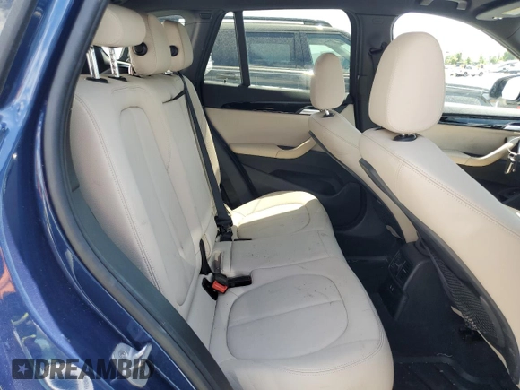 2021 BMW X1 sDrive28i z VIN WBXJG7C06M5S00879, wystawiony jako Copart lot #55572445 z przebiegiem 28 252 mil mil oraz Tytuł czysty. Historia ofert i sprzedaży dostępna na DreamBid. Obrazek 11.