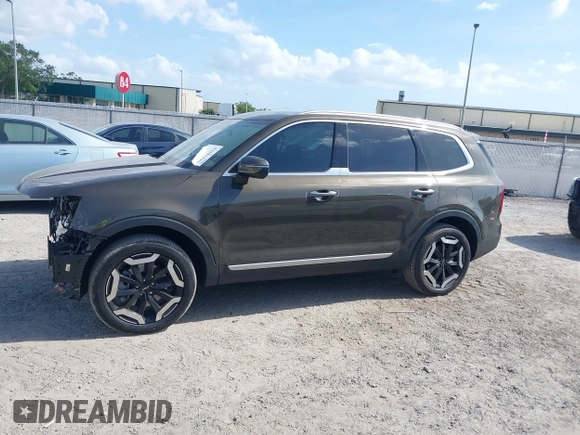 2025 Kia Telluride S with VIN 5XYP64GCXSG593593, listed as a IAAI auction lot 41943448 with 912 mi miles and . Bid and sale history available at DreamBid. Image 15.