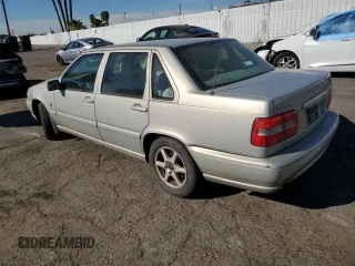 2000 Volvo S70 z VIN YV1LS61J6Y2667537, wystawiony jako Copart lot #81875774 z przebiegiem 224 087 mil mil oraz Tytuł czysty. Historia ofert i sprzedaży dostępna na DreamBid. Obrazek 2.