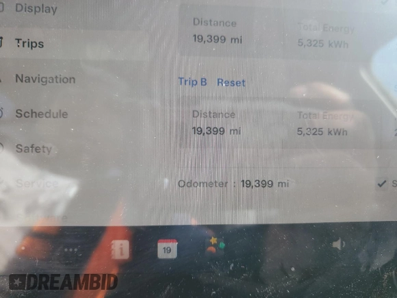 2024 Tesla Model Y Long Range with VIN 7SAYGDEE2RA252101, listed as a Copart auction lot 49514675 with 19,399 mi miles and Salvage Title. Bid and sale history available at DreamBid. Image 9.