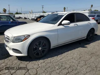2016 Mercedes-Benz C 300 z VIN 55SWF4JBXGU128711, wystawiony jako Copart lot #61474295 z przebiegiem 165 683 mil mil oraz Czysty tytuł • Clean title. Historia ofert i sprzedaży dostępna na DreamBid. Obrazek 1.