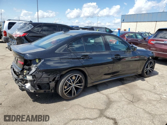 2022 BMW 3 Series 330i xDrive z VIN 3MW5R7J04N8C48281, wystawiony jako Copart lot #53511495 z przebiegiem 24 542 mil mil oraz Czysty tytuł • Clean title. Historia ofert i sprzedaży dostępna na DreamBid. Obrazek 3.