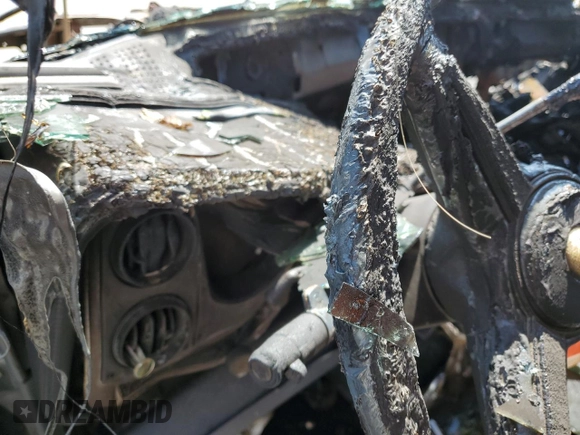 1986 Pontiac Bonneville Brougham z VIN 2G2GR69H9G2241181, wystawiony jako Copart lot #68122684 z przebiegiem Nie podano mil oraz Nie do naprawy • Non repairable. Historia ofert i sprzedaży dostępna na DreamBid. Obrazek 9.
