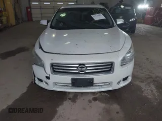 2014 Nissan Maxima SV z VIN 1N4AA5AP8EC499409, wystawiony jako IAAI lot #41732697 z przebiegiem 117 202 mil mil oraz . Historia ofert i sprzedaży dostępna na DreamBid. Obrazek 6.