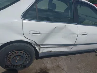 1999 Honda Accord LX z VIN 1HGCG6651XA016177, wystawiony jako IAAI lot #42179777 z przebiegiem Nie podano mil oraz . Historia ofert i sprzedaży dostępna na DreamBid. Obrazek 6.