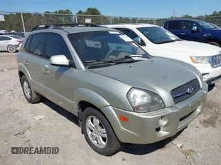 2008 Hyundai Tucson SE with VIN KM8JN12D28U812458, listed as a IAAI auction lot 41863046 with 203,037 mi miles. Bid and sale history available at carsss.com. Image 1.