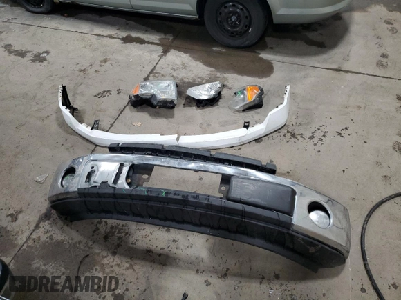 2014 Ford F-150 XL with VIN 1FTFX1CF1EKE75289, listed as a Copart auction lot 44131305 with 197,937 mi miles and Salvage Title. Bid and sale history available at DreamBid. Image 13.