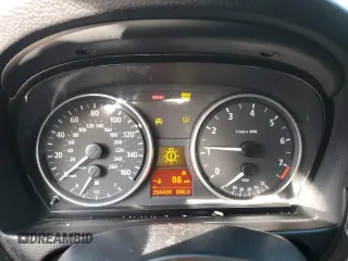 2006 BMW 3 Series 330xi with VIN WBAVD33516KL52923, listed as a Copart auction lot 46224884 with 204,406 mi miles and Salvage Title. Bid and sale history available at carsss.com. Image 9.