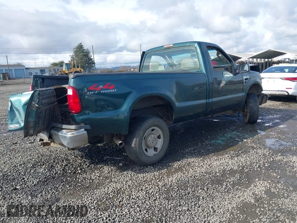 2008 Ford F-250 XL z VIN 1FTNF21588EB98948, wystawiony jako IAAI lot #41600877 z przebiegiem 179 802 mil mil oraz . Historia ofert i sprzedaży dostępna na DreamBid. Obrazek 4.