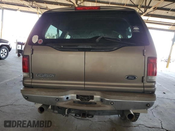 2002 Ford Excursion Limited с VIN 1FMNU42S32EB52470, выставлен на аукционе Copart как лот 47244495 с пробегом 218 302 миль миль и Списание • Salvage title. История ставок и продаж доступна на DreamBid. Изображение 6.