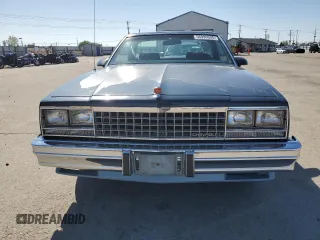 1987 Chevrolet El Camino SS z VIN 3GCCW80H7HS913987, wystawiony jako Copart lot #56996635 z przebiegiem 63 373 mil mil oraz Czysty tytuł • Clean title. Historia ofert i sprzedaży dostępna na DreamBid. Obrazek 5.