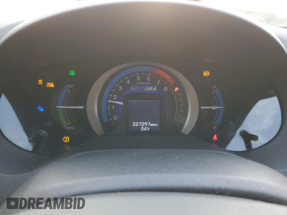2011 Honda Insight with VIN JHMZE2H3XBS000841, listed as a Copart auction lot 45197415 with 227,297 mi miles and Salvage title. Bid and sale history available at DreamBid. Image 9.
