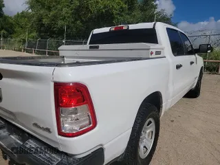 2022 Ram 1500 Tradesman с VIN 1C6SRFGT2NN433449, выставлен на аукционе IAAI как лот 42600128 с пробегом 91 606 миль миль и . История ставок и продаж доступна на DreamBid. Изображение 24.