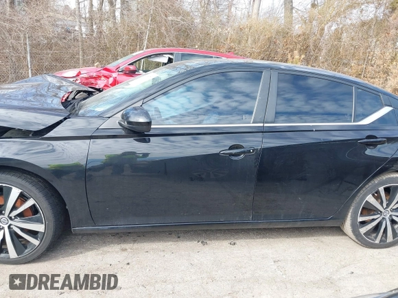 2021 Nissan Altima SR with VIN 1N4BL4CV9MN318101, listed as a IAAI auction lot 41650790 with 88,577 mi miles and . Bid and sale history available at carsss.com. Image 15.