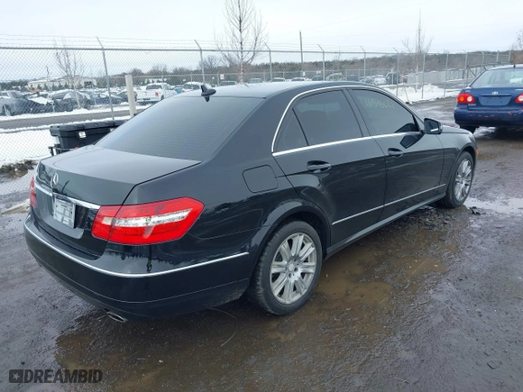 2013 Mercedes-Benz E-Class E 350 Luxury with VIN WDDHF5KB8DA729687, listed as a IAAI auction lot 41576021 with 133,062 mi miles. Bid and sale history available at carsss.com. Image 4.