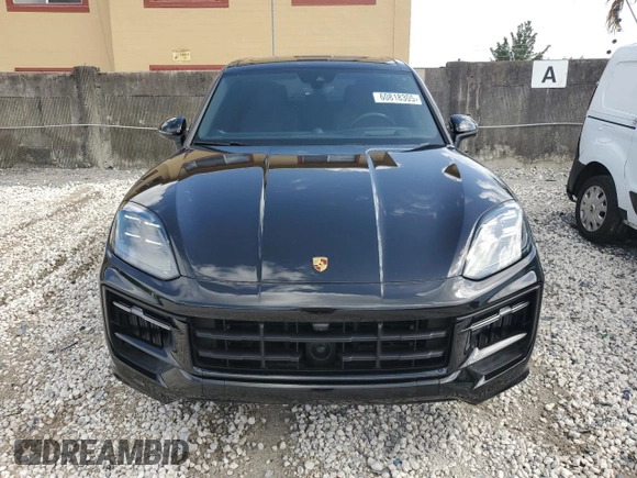 2024 Porsche Cayenne S with VIN WP1AL2AY7RDA33299, listed as a Copart auction lot 60818305 with 3,599 mi miles and Non repairable. Bid and sale history available at DreamBid. Image 5.