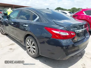 2017 Nissan Altima SV z VIN 1N4AL3AP1HC115487, wystawiony jako IAAI lot #42437418 z przebiegiem 114 278 mil mil oraz . Historia ofert i sprzedaży dostępna na DreamBid. Obrazek 3.