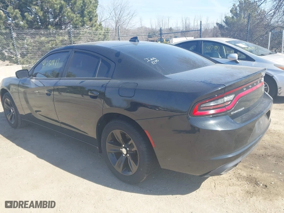 2015 Dodge Charger SXT with VIN 2C3CDXHG3FH835837, listed as a IAAI auction lot 41738411 with 164,339 mi miles. Bid and sale history available at carsss.com. Image 3.