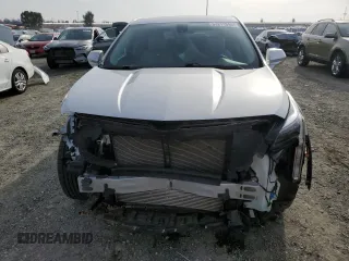 2019 Cadillac XT4 AWD Luxury with VIN 1GYFZBR44KF135140, listed as a Copart auction lot 83211944 with 39,589 mi miles and Salvage Title. Bid and sale history available at carsss.com. Image 5.